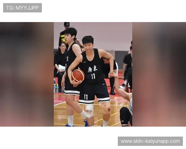 球场花絮：幕后趣味小故事让你笑出声，球场搞笑视频